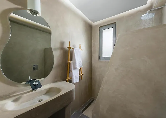 Luxury In Near Sea *