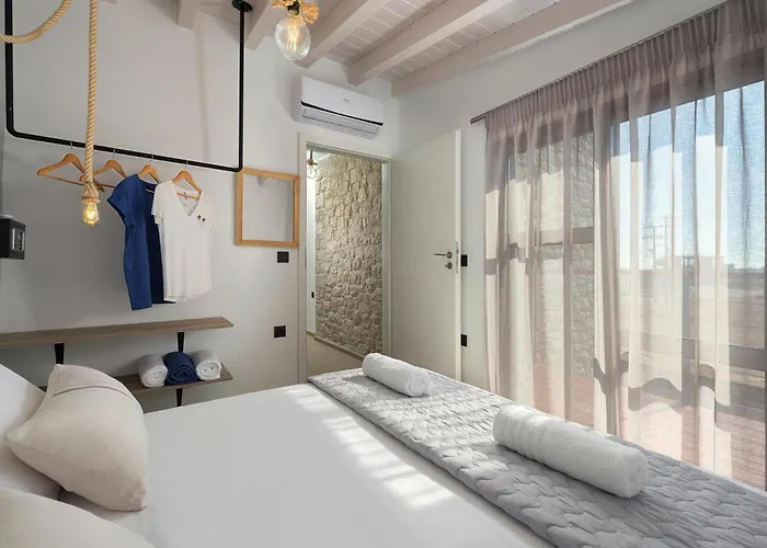 Luxury In Near Sea Lakhania