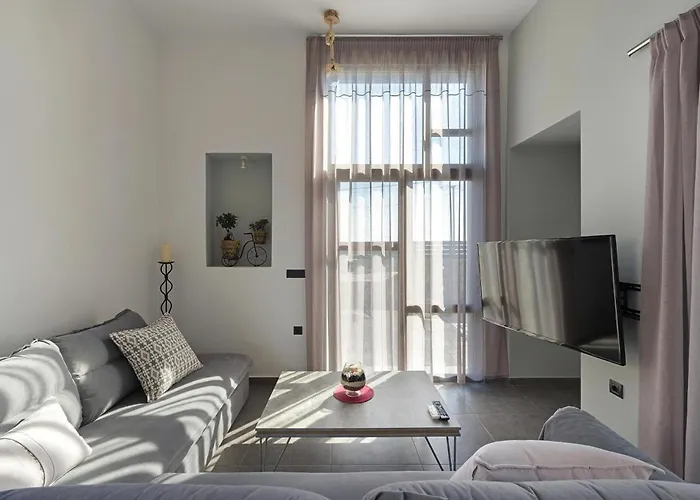 Luxury In Near Sea Villa Lakhania