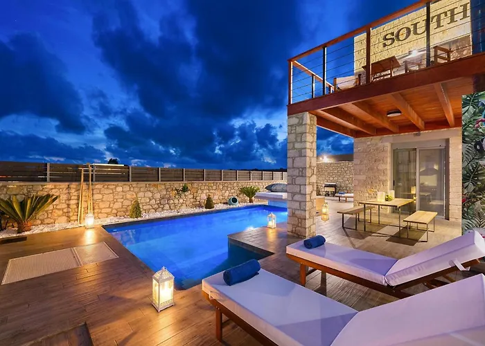 Luxury In Near Sea * Lakhania