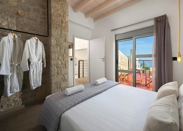 Luxury In Near Sea Villa Lakhania